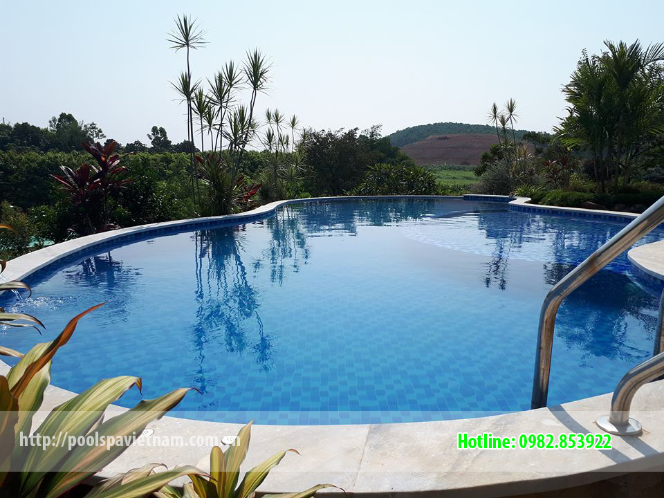 Bể bơi gia đình mang phong cách hiện đại