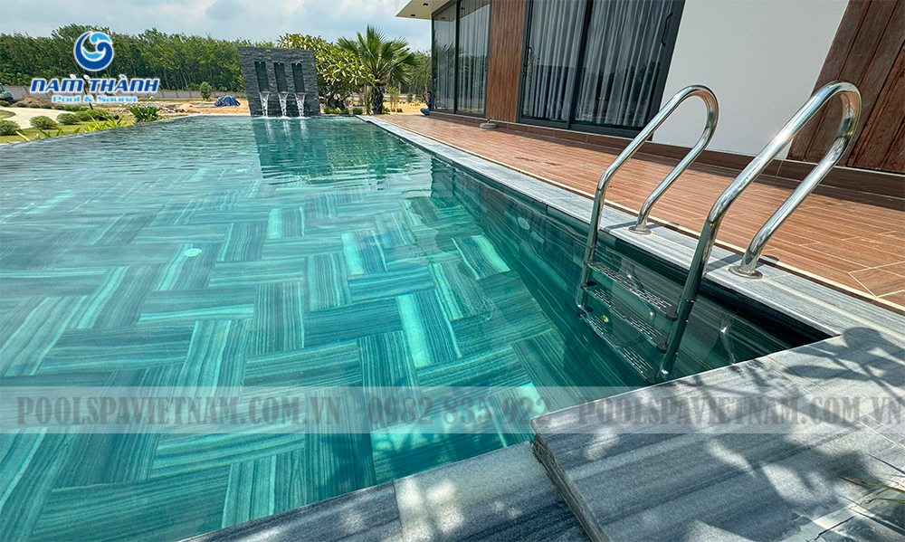 Dự án bể bơi gia đình anh Quốc tại Dầu Tiếng, tỉnh Bình Dương 19 du an be boi gia dinh anh quoc tai dau tieng tinh binh duong3